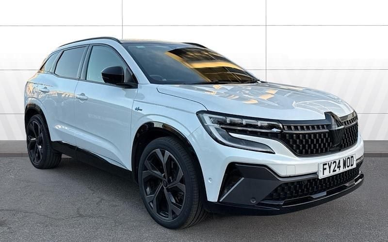 White Used 2024 Renault Austral Iconic Esprit Alpine SUV | £24,149 (Fair price) - Image 1/4
