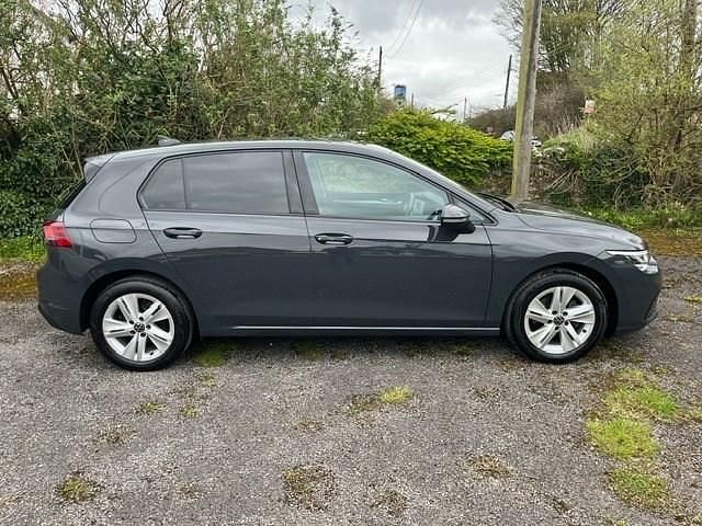 Używany VW Golf VIII Life 2022 Szary Hatchback