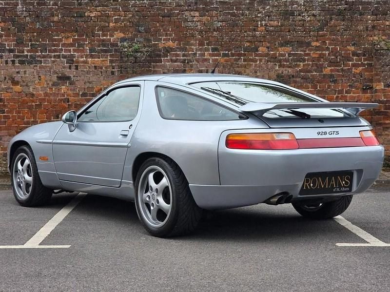 Used Porsche 928 340 HP (250 kW) 1995 Silver Coupe