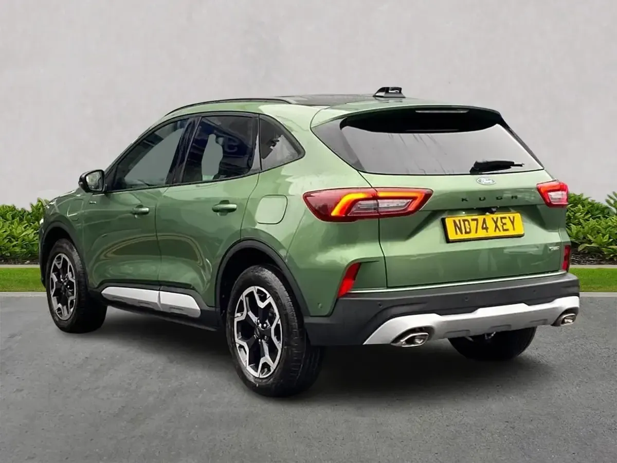 Begagnad Ford Kuga Active 2025 Grön SUV
