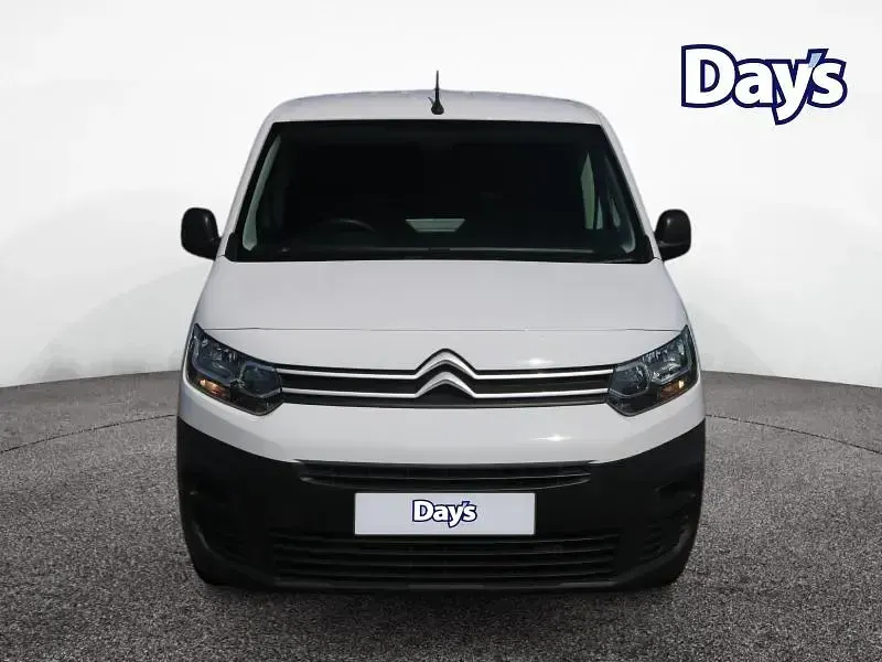Used Citroën Berlingo 100 HP (73 kW) 2023 White MPV