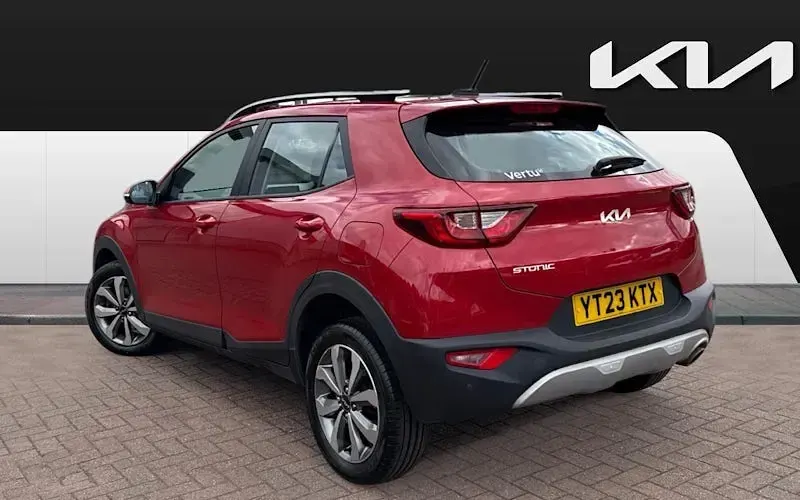 Usado Kia Stonic 101 HP (74 kW) 2023 Vermelho SUV
