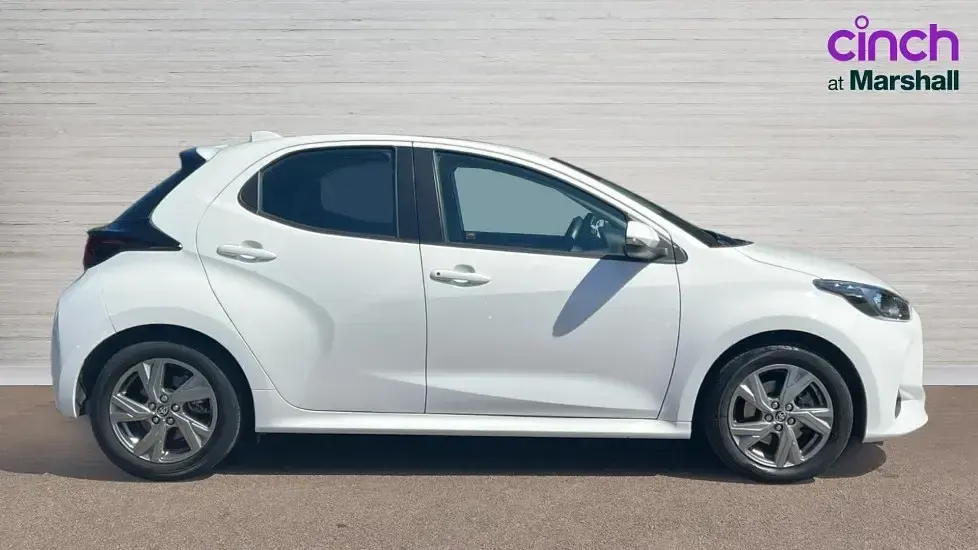 Used Toyota Yaris 116 HP (85 kW) 2024 White Hatchback