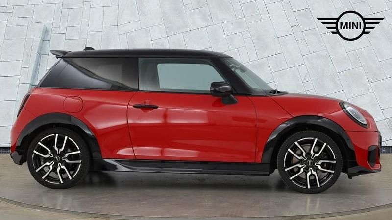 Gebraucht Mini Cooper Hatch 113 kW (154 PS) 2025 Rot Kleinwagen