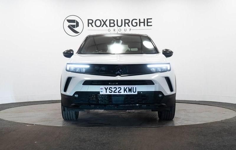 Used Vauxhall Mokka SRi 130 HP (95 kW) 2022 White SUV
