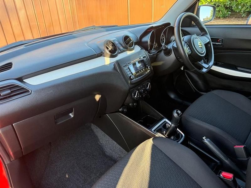 Used Suzuki Swift SZ3 90 HP (66 kW) 2020 Red Hatchback