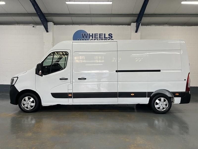 Used Renault Master Business 2023 White Van