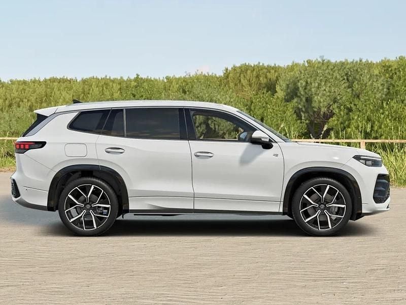 New VW Touran R-line 2026 White MPV