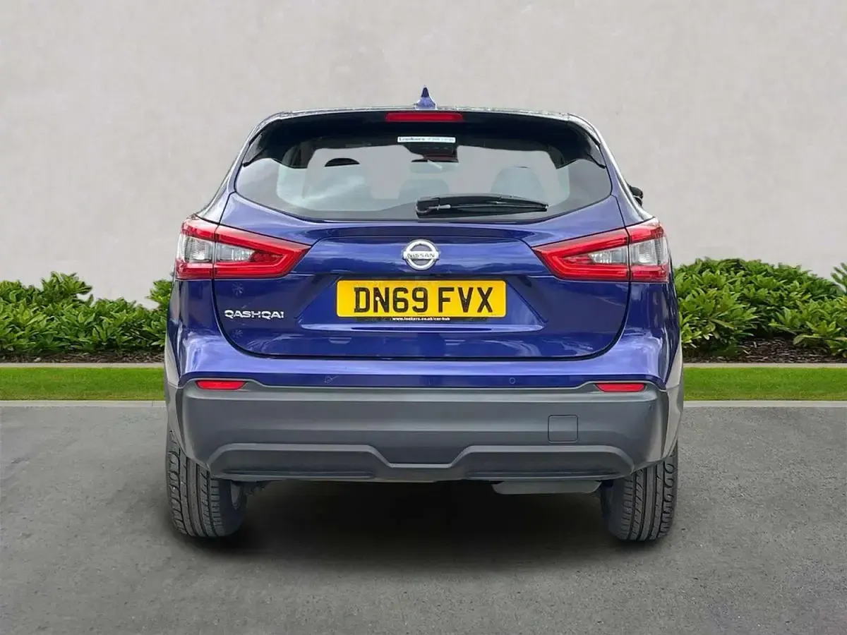 Used Nissan Qashqai Acenta Premium 115 HP (84 kW) 2019 Blue SUV