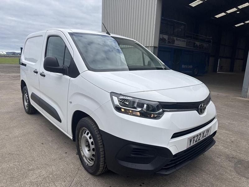 White Used 2022 Toyota Proace Active Van | £10,495 (Fair price) - Image 1/4