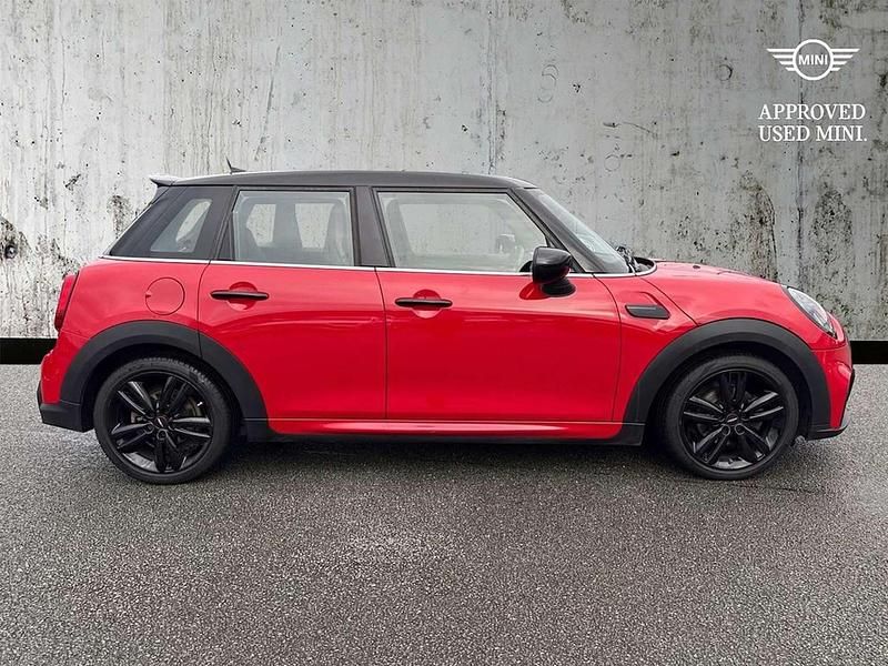 Used Mini Cooper Hatch 136 HP (100 kW) 2021 Red Hatchback