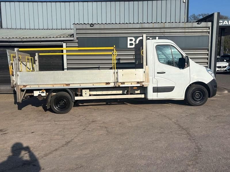 Used Vauxhall Movano 2018 White MPV