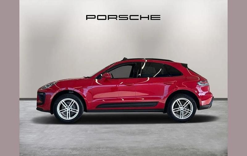 Used Porsche Macan 261 HP (191 kW) 2024 Red SUV