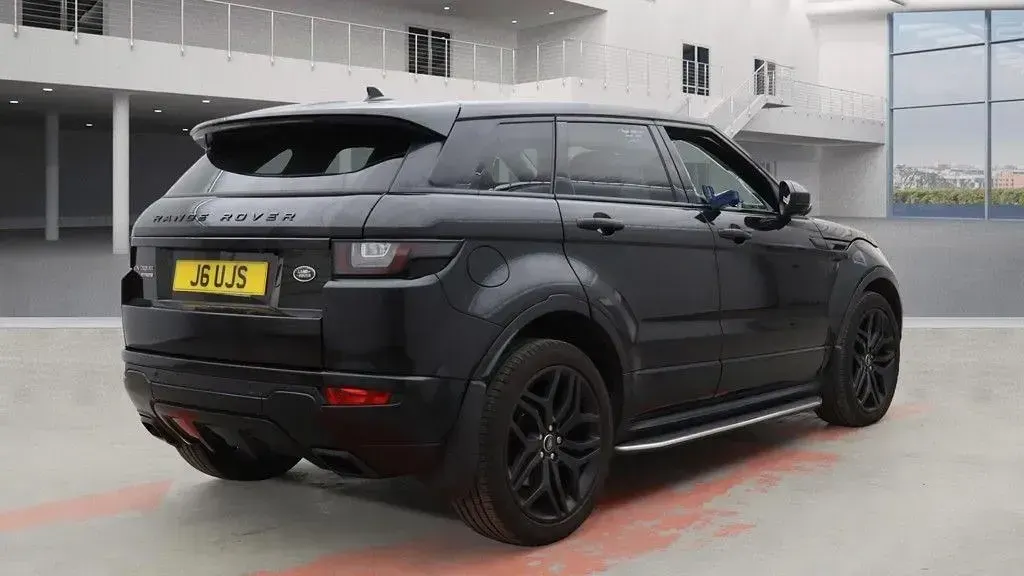 Used Land Rover Range Rover evoque HSE Dynamic 180 HP (132 kW) 2016 Black SUV