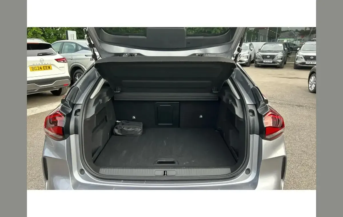 Used Citroën e-C4 100 kW (136 HP) 2024 Grey Hatchback