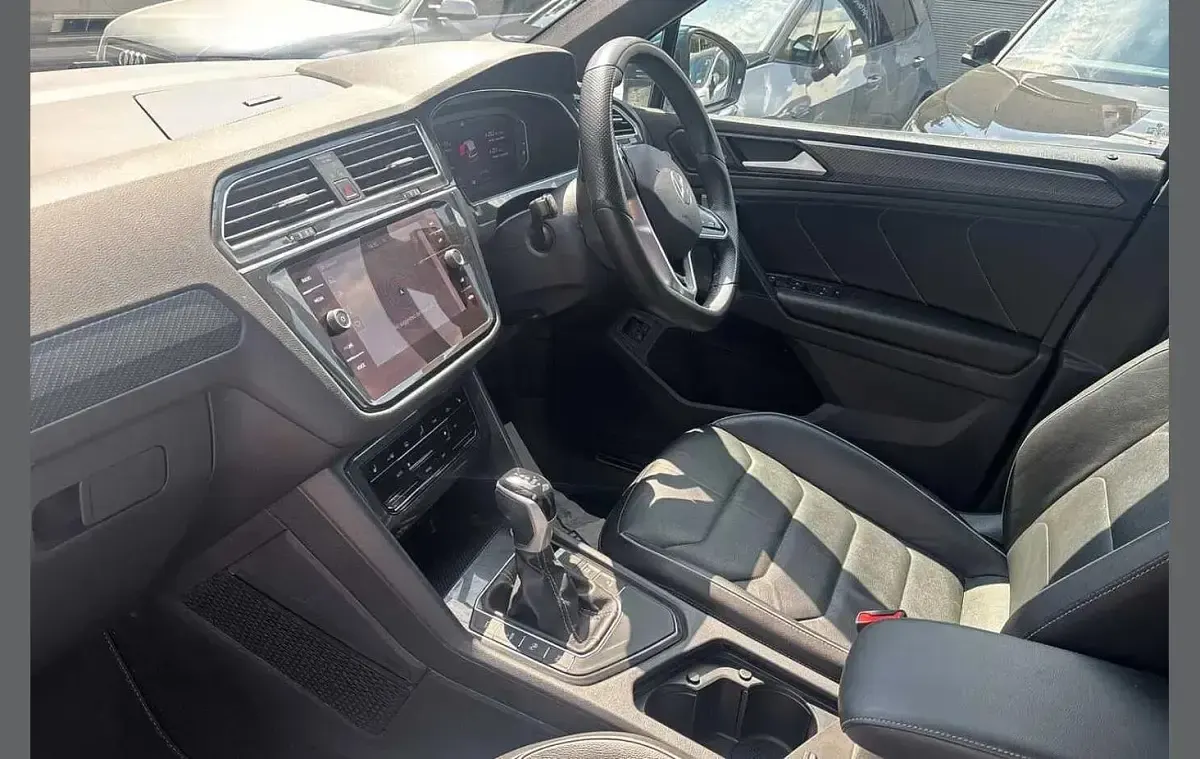 Used VW Tiguan R-line 245 HP (180 kW) 2023 Blue SUV