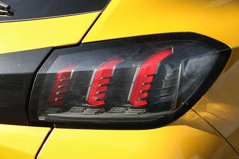 Used Peugeot 208 Allure 101 HP (74 kW) 2020 Yellow Hatchback