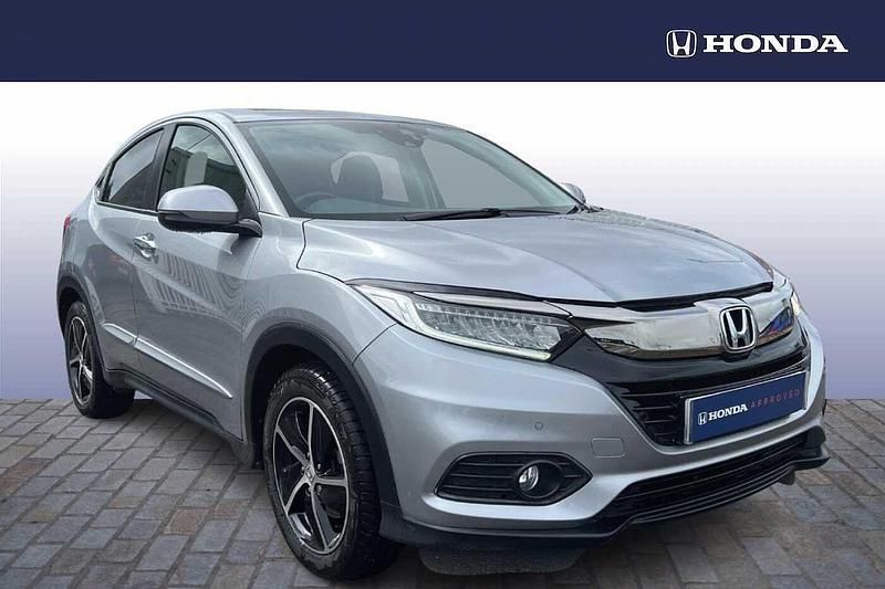 Lunar silver Used 2020 Honda HR-V SE SUV | £16,395 (Fair price) - Image 1/4