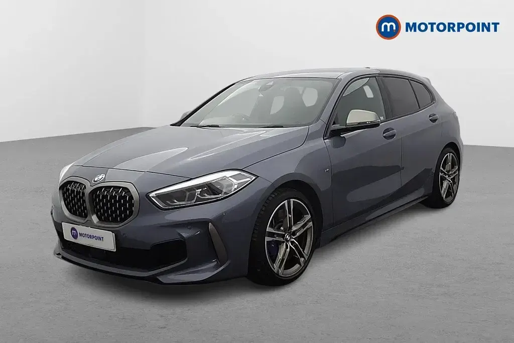 Usado BMW M135 2022 Gris Utilitario