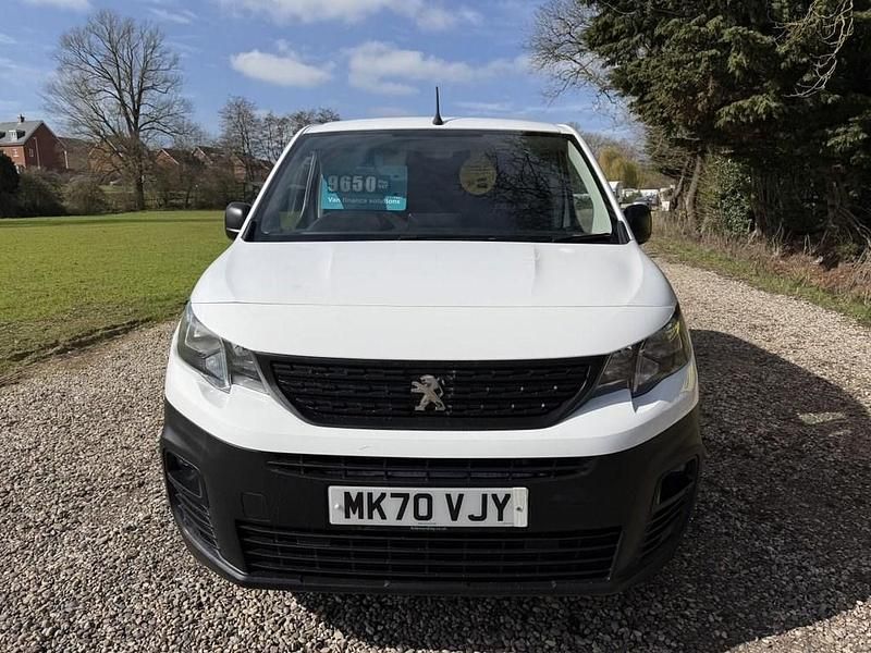 Begagnad Peugeot Partner 110 HK (80 kW) 2020 Vit Minibuss