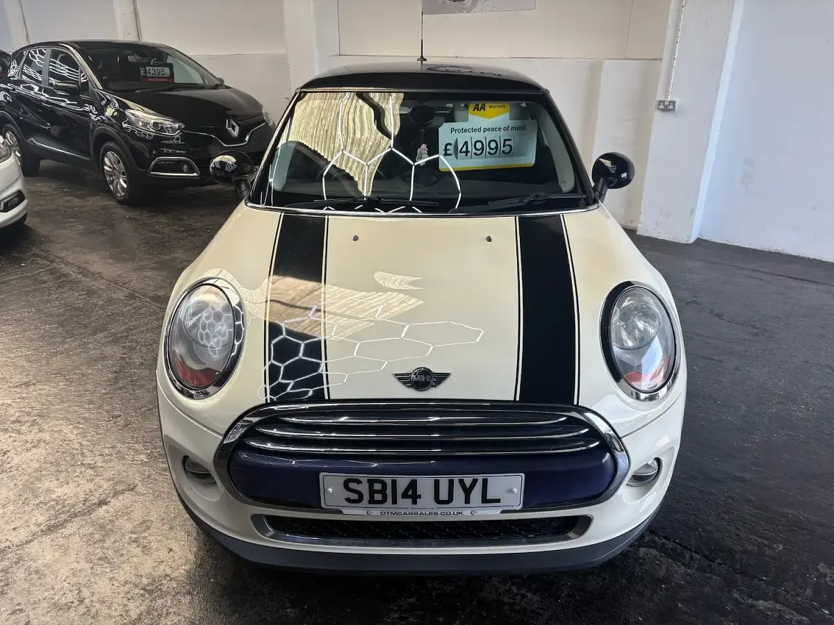 Used Mini Cooper D Hatch 2014 White Hatchback
