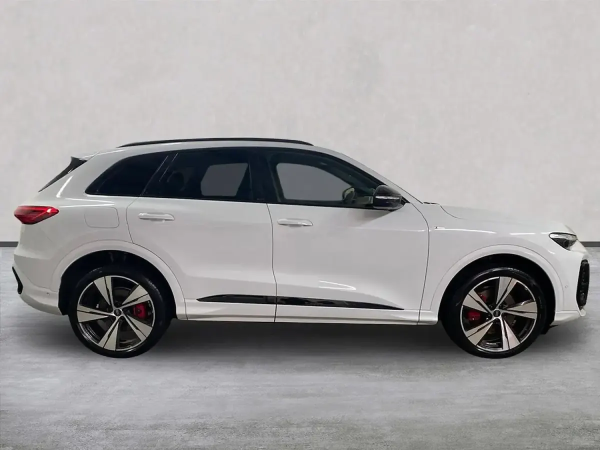 Second-hand Audi Q5 Advanced 204 CP (150 kW) 2025 Alb SUV