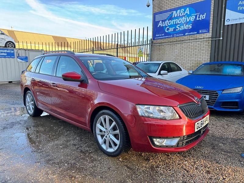 Red Used 2014 Skoda Octavia Elegance Estate | £3,995 (Fair price) - Image 1/4