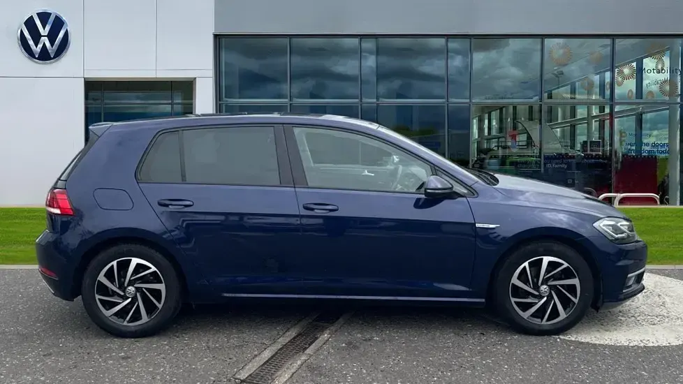 Second-hand VW Golf VIII Edition 130 CP (95 kW) 2020 Albastru