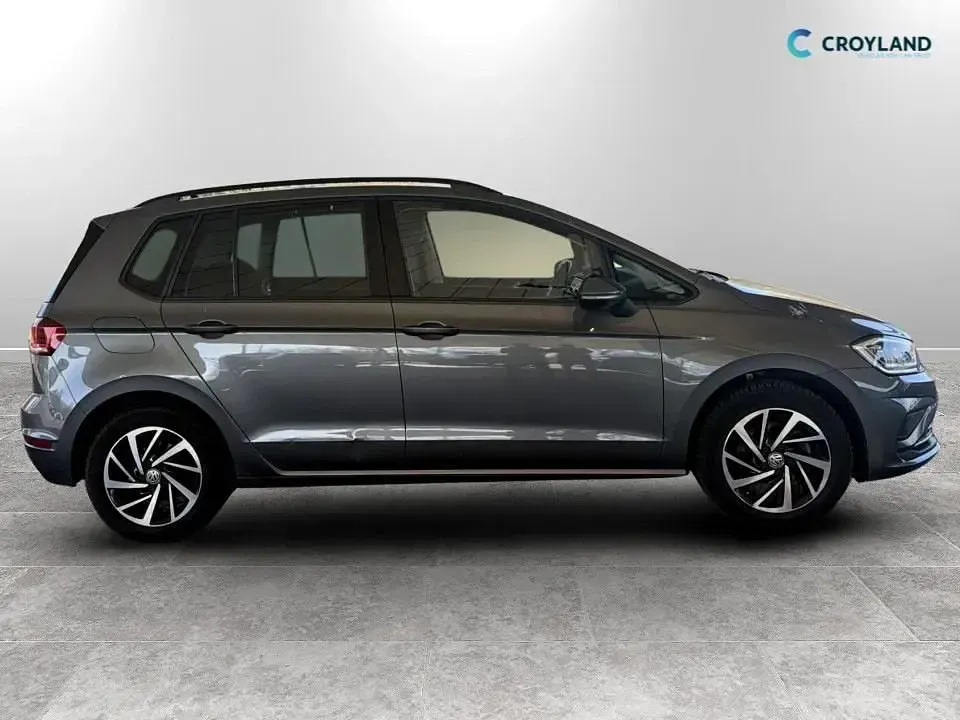 Begagnad VW Golf Match 150 HK (110 kW) 2020 Grå Minibuss