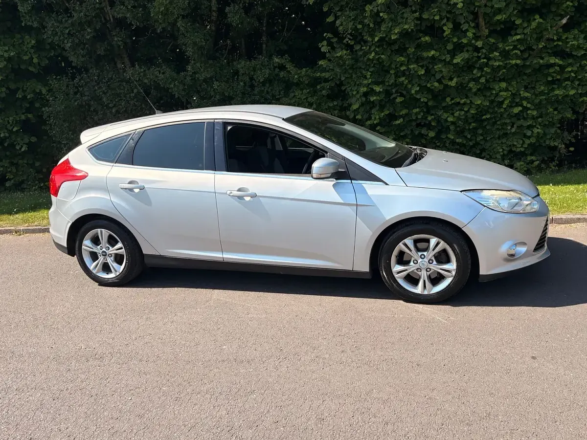 Used Ford Focus Zetec 2013 Silver Hatchback