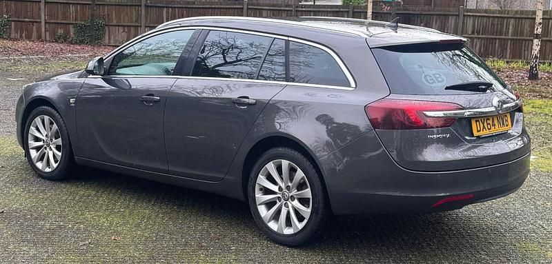 Used Vauxhall Insignia Elite 163 HP (119 kW) 2014 Grey Estate