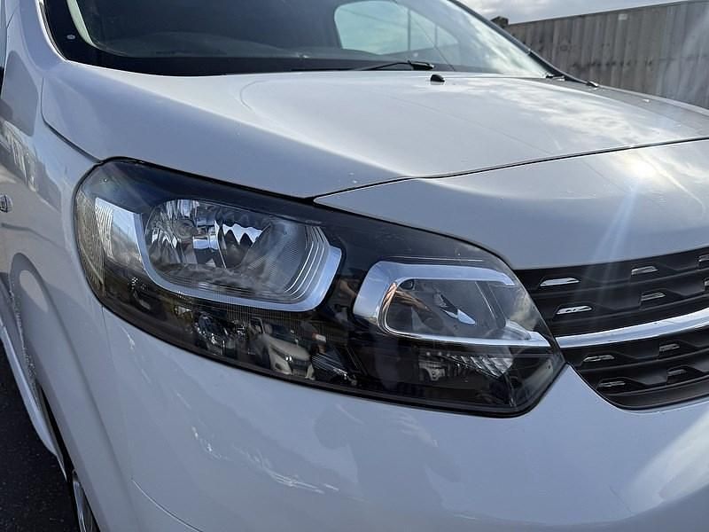 Used Vauxhall Vivaro Sportive 100 HP (73 kW) 2020 White MPV