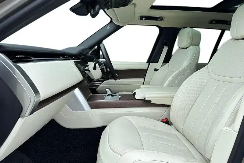 Nowe Land Rover Range Rover SE 300 KM (220 kW) 2026 Złoty SUV