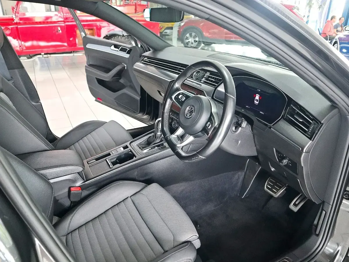 Used VW Passat R-line 150 HP (110 kW) 2018 Grey Sedan