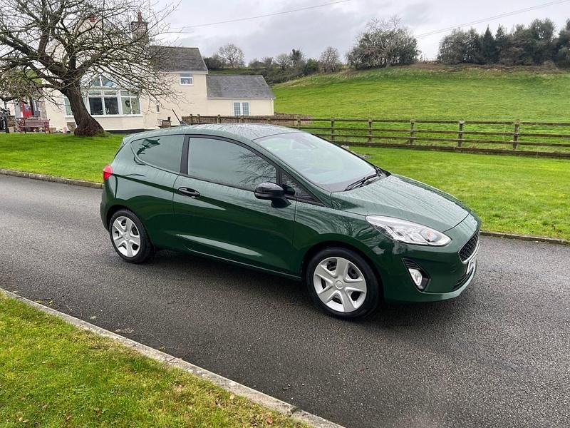 Used Ford Fiesta Trend 95 HP (69 kW) 2020 Green Van