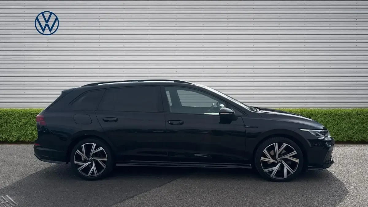 Used VW Golf VIII R-line 150 HP (110 kW) 2024 Black Estate