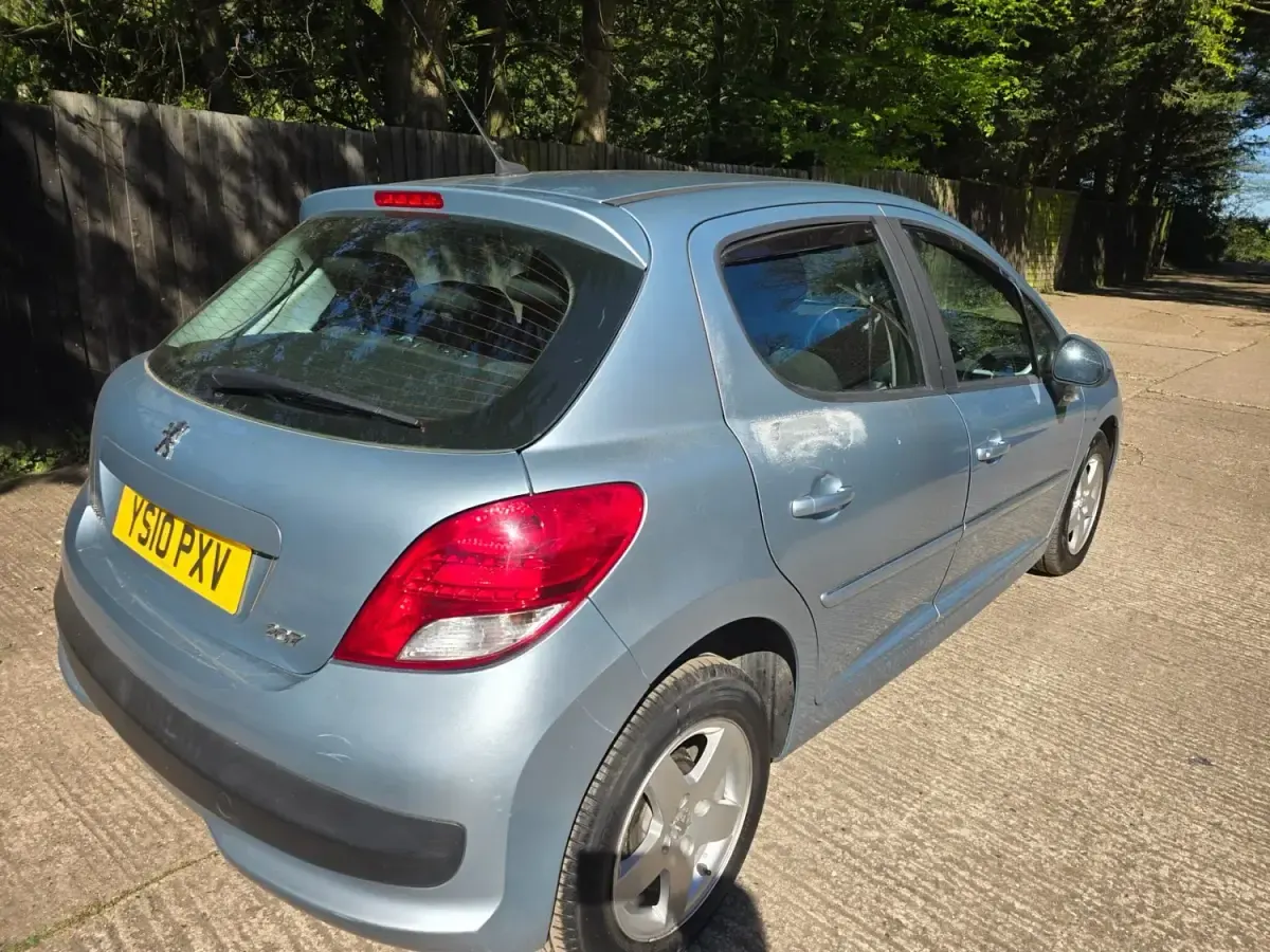 Second-hand Peugeot 207 95 CP (69 kW) 2010 Albastru Hatchback