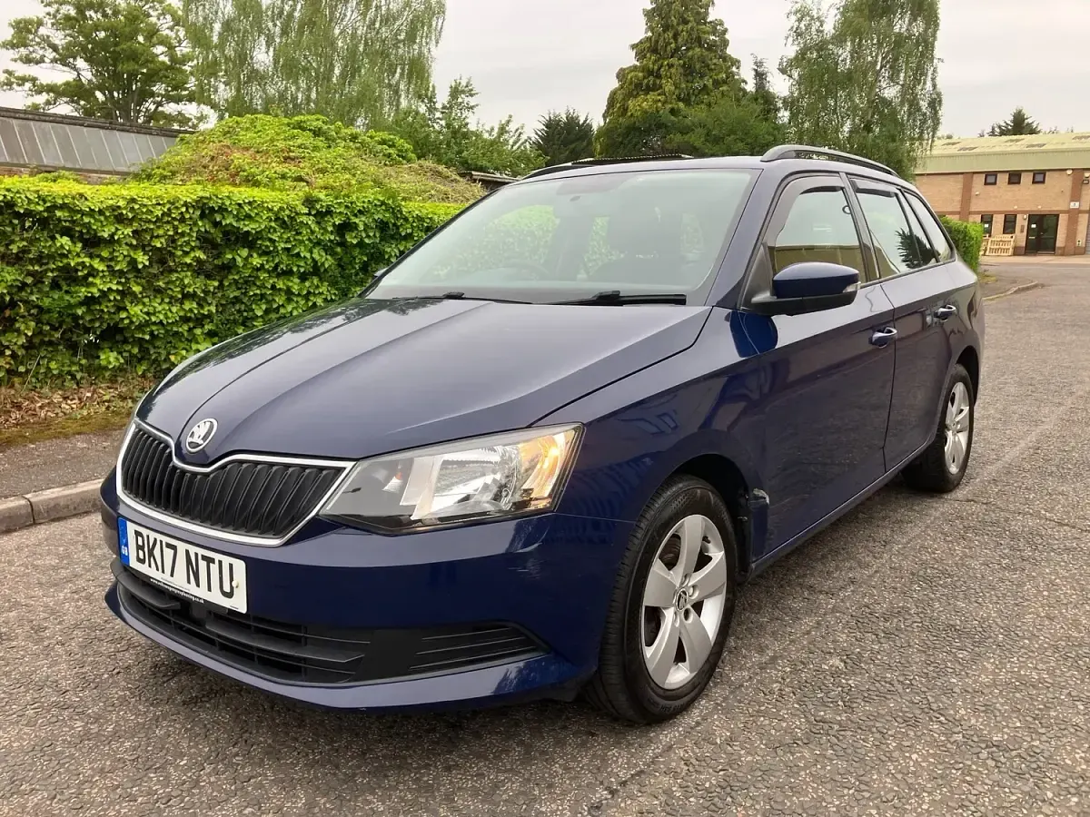 Used Skoda Fabia SE 110 HP (80 kW) 2017 Blue Estate