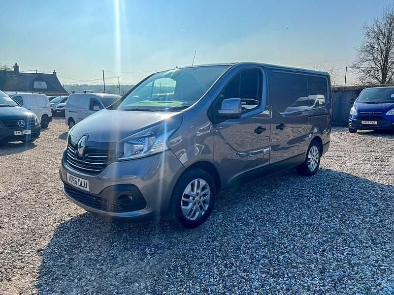 Used Renault Trafic 2016 Grey MPV