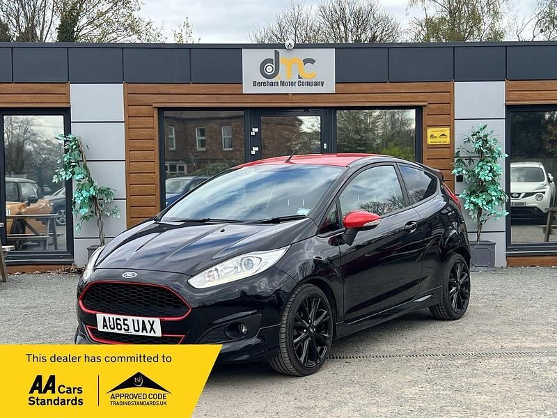 Black Used 2015 Ford Fiesta Zetec Hatchback | £3,695 (Fair price) - Image 1/2
