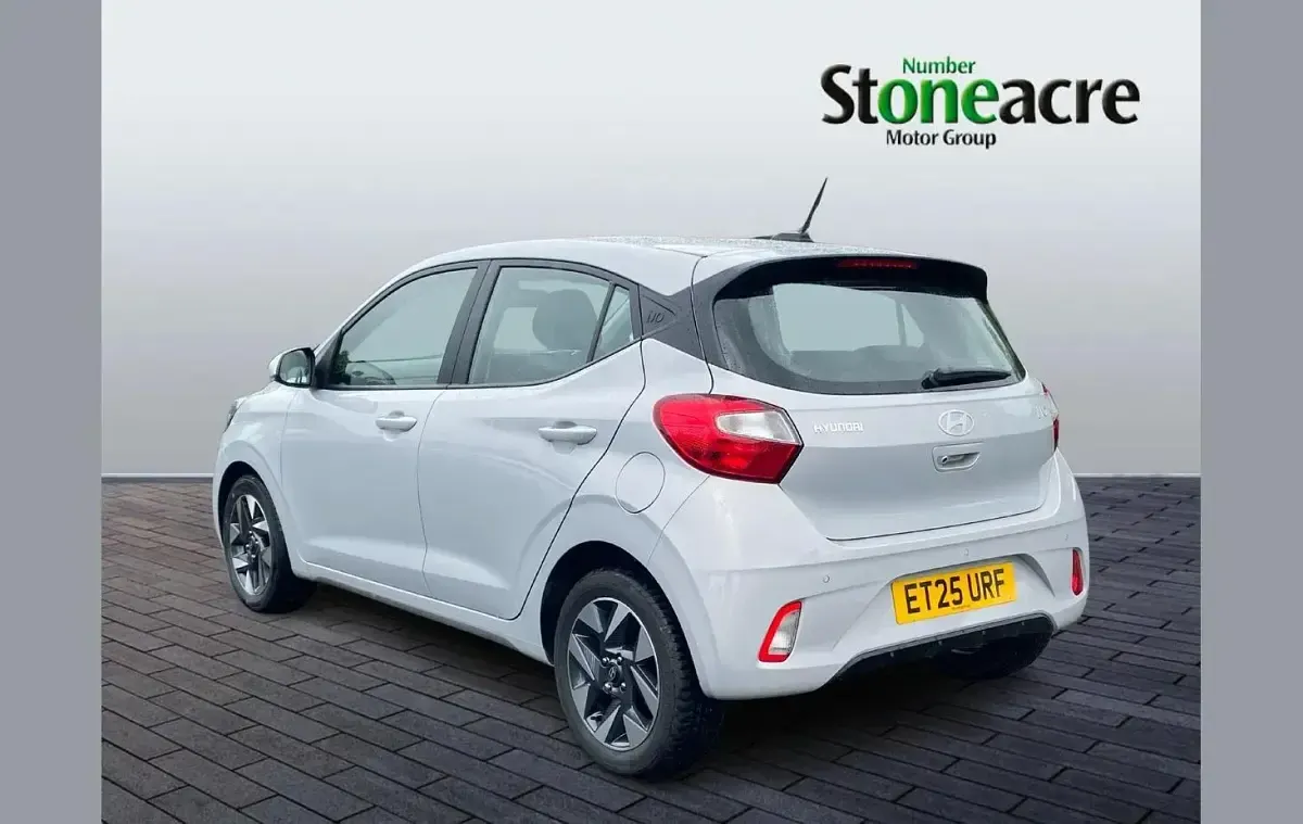 Gebraucht Hyundai i10 Advanced 63 PS (46 kW) 2025 Grau Kleinwagen