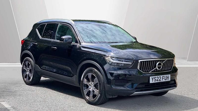 Used 2022 Volvo XC40 Inscription SUV | £28,471 (A bit pricey) - Image 1/4