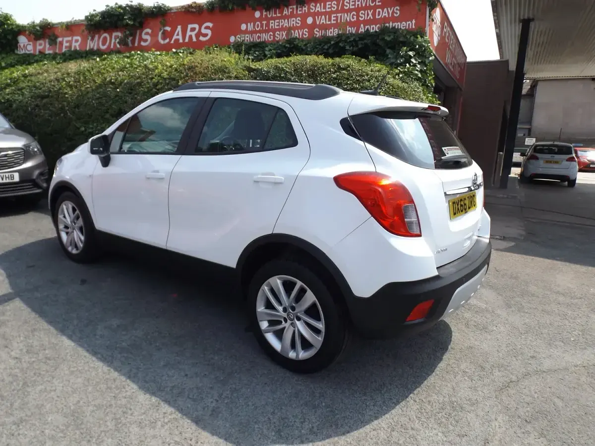 Used Vauxhall Mokka 140 HP (102 kW) 2016 White SUV