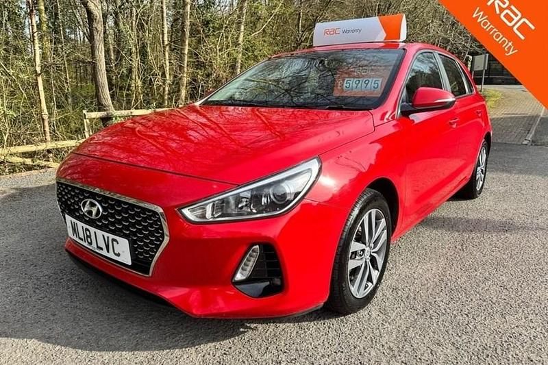Used Hyundai i30 SE 110 HP (80 kW) 2018 Red Hatchback