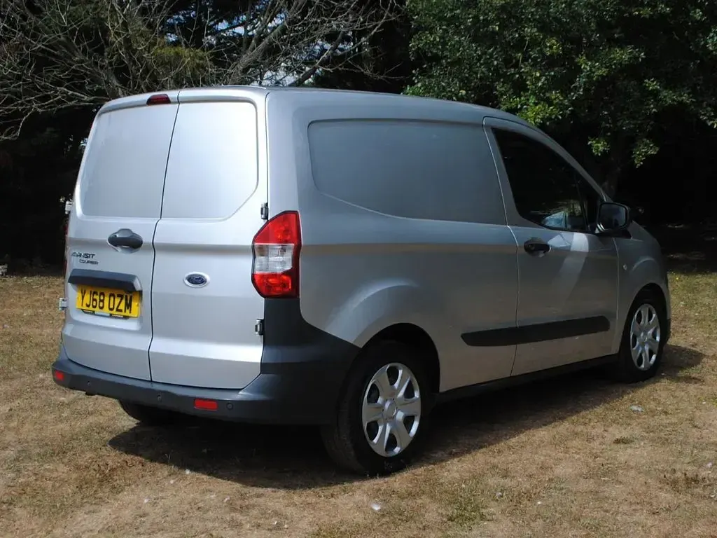 Used Ford Transit Trend 100 HP (73 kW) 2018 Silver Van