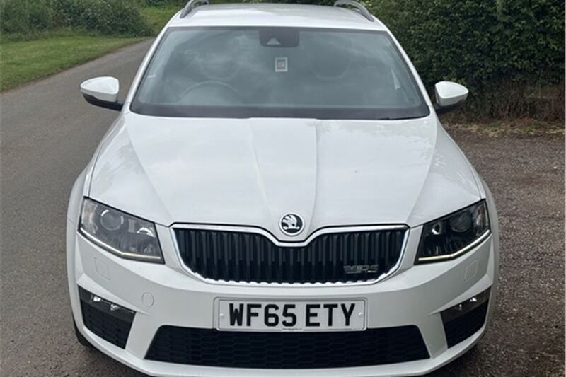 White Used 2015 Skoda Octavia vRS Estate | £8,799 (Fair price) - Image 1/1