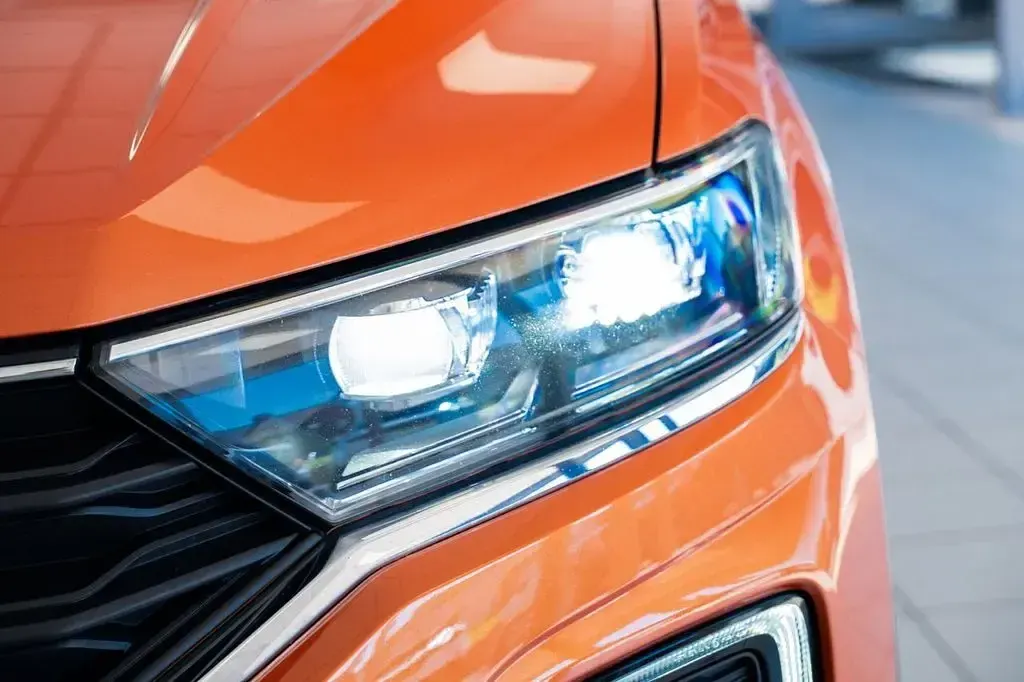 Used VW T-Roc R-line 150 HP (110 kW) 2019 Orange SUV