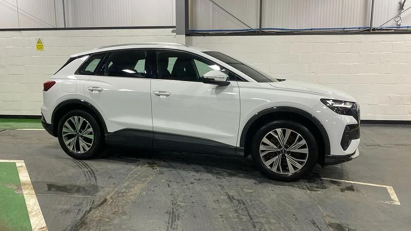 Used Audi Q4 e-tron Sport 150 kW (204 HP) 2023 White SUV