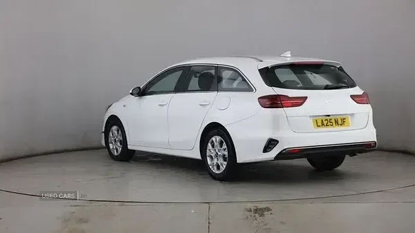 Used Kia Ceed 138 HP (101 kW) 2025 White Hatchback