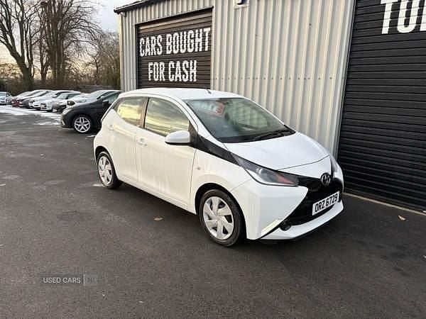 White Used 2016 Toyota Aygo X-play Hatchback | £7,950 (Good price) - Image 1/4